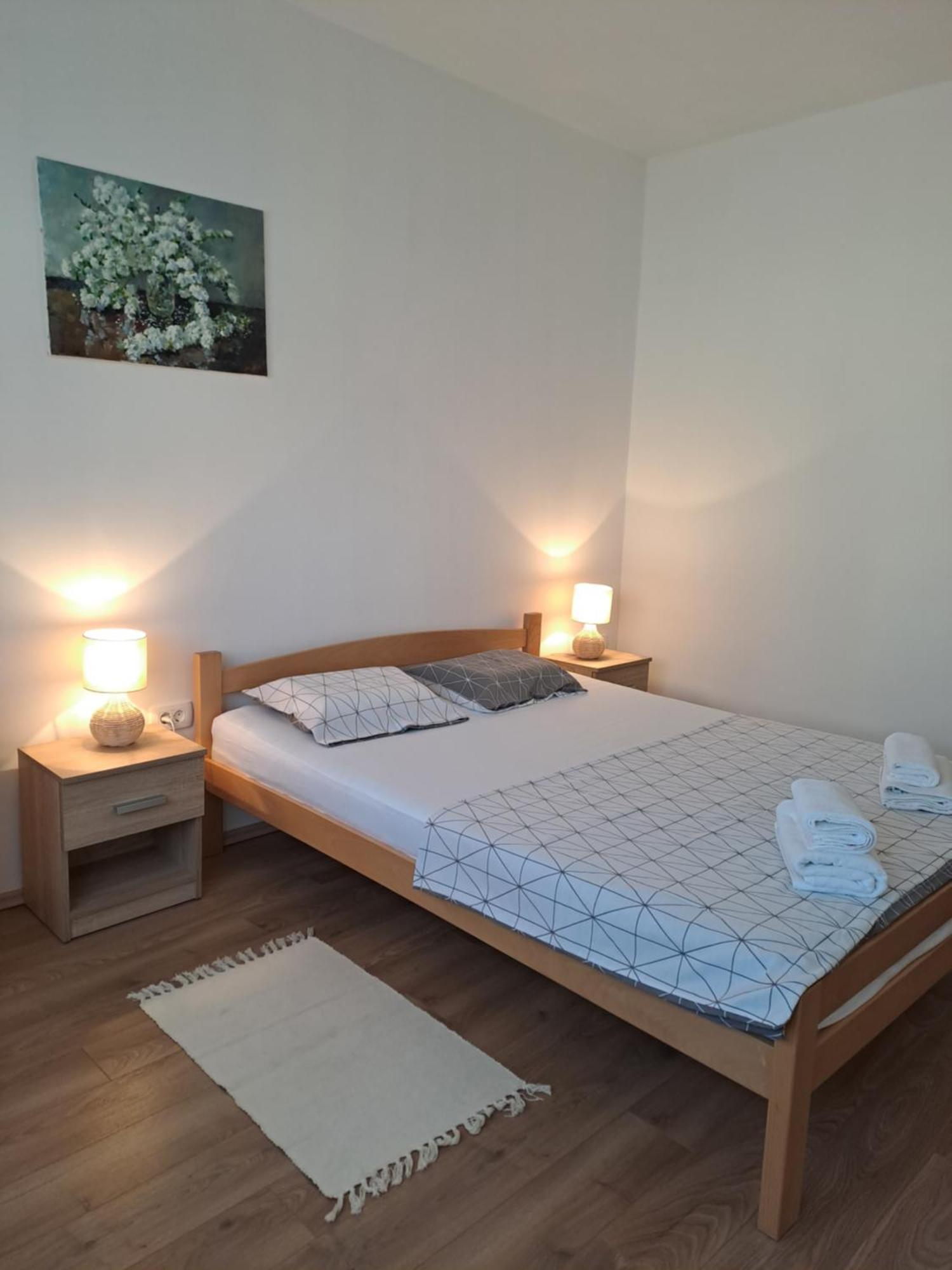 Yulia Apartman Pula Exteriér fotografie